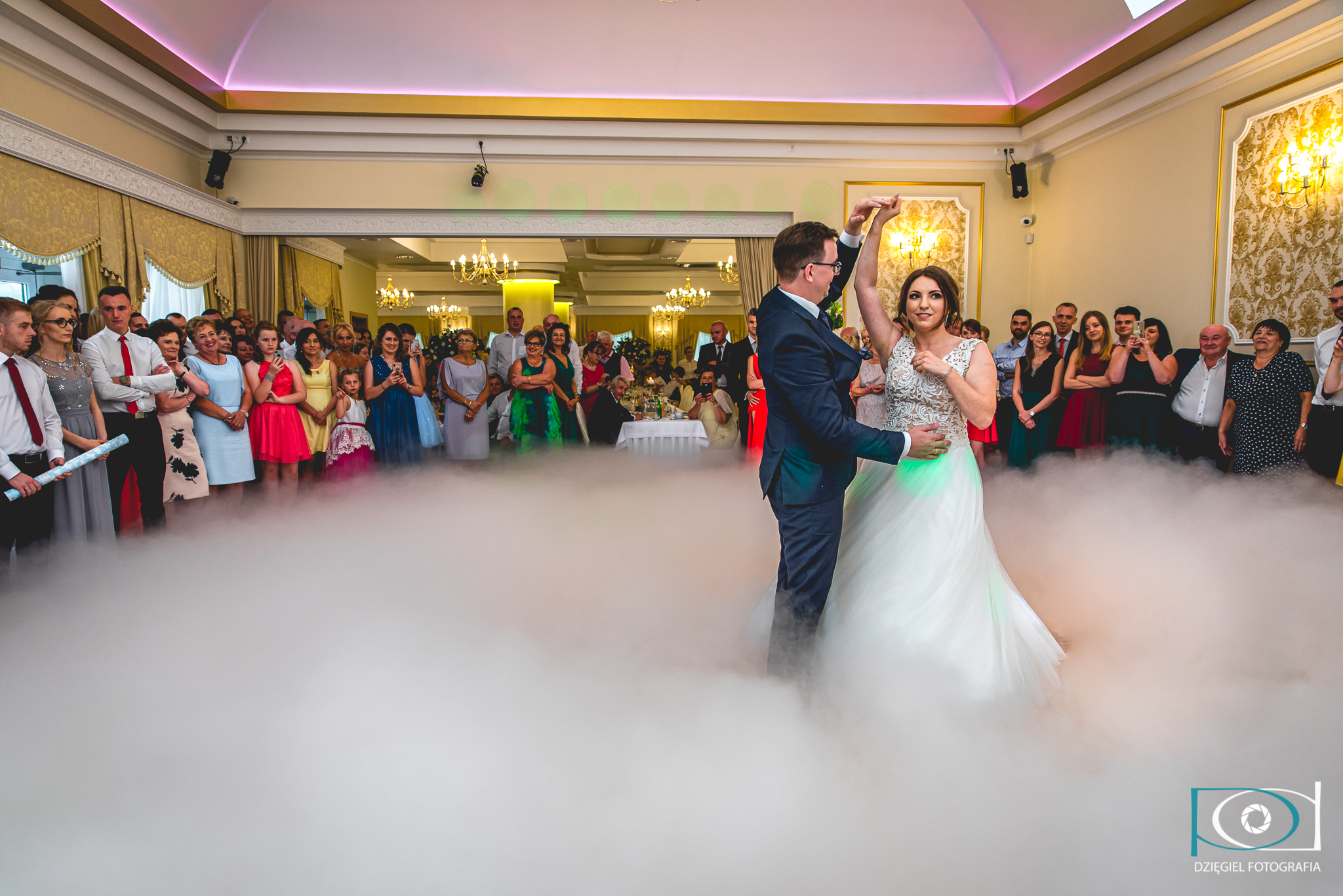 dym w pierwszym tańcu-wesele  